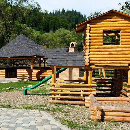 Pension Piriu' Morii Гура-Гуморулуй Экстерьер фото