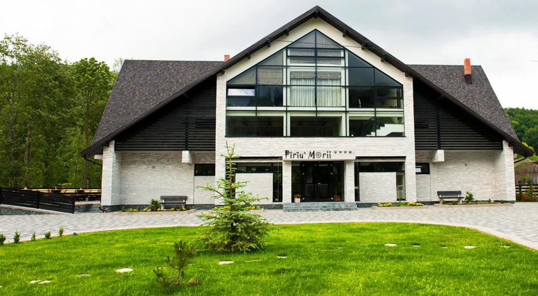 Pension Piriu' Morii Гура-Гуморулуй Экстерьер фото