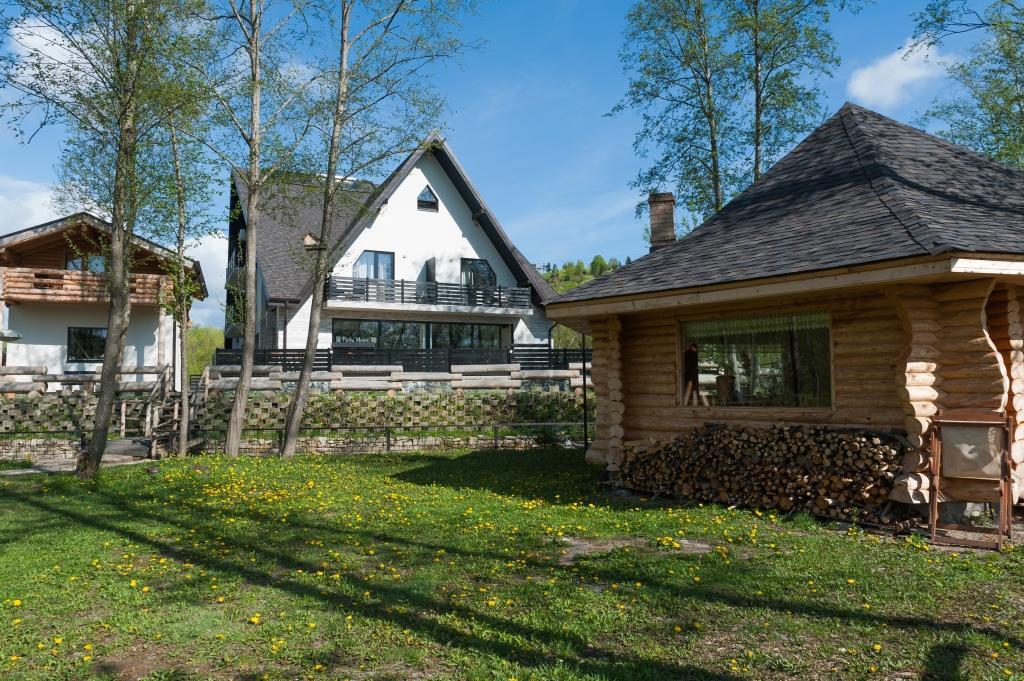 Pension Piriu' Morii Гура-Гуморулуй Экстерьер фото